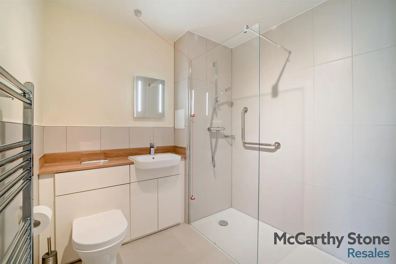 Hart Close, Wilton, SP2, photo 7
