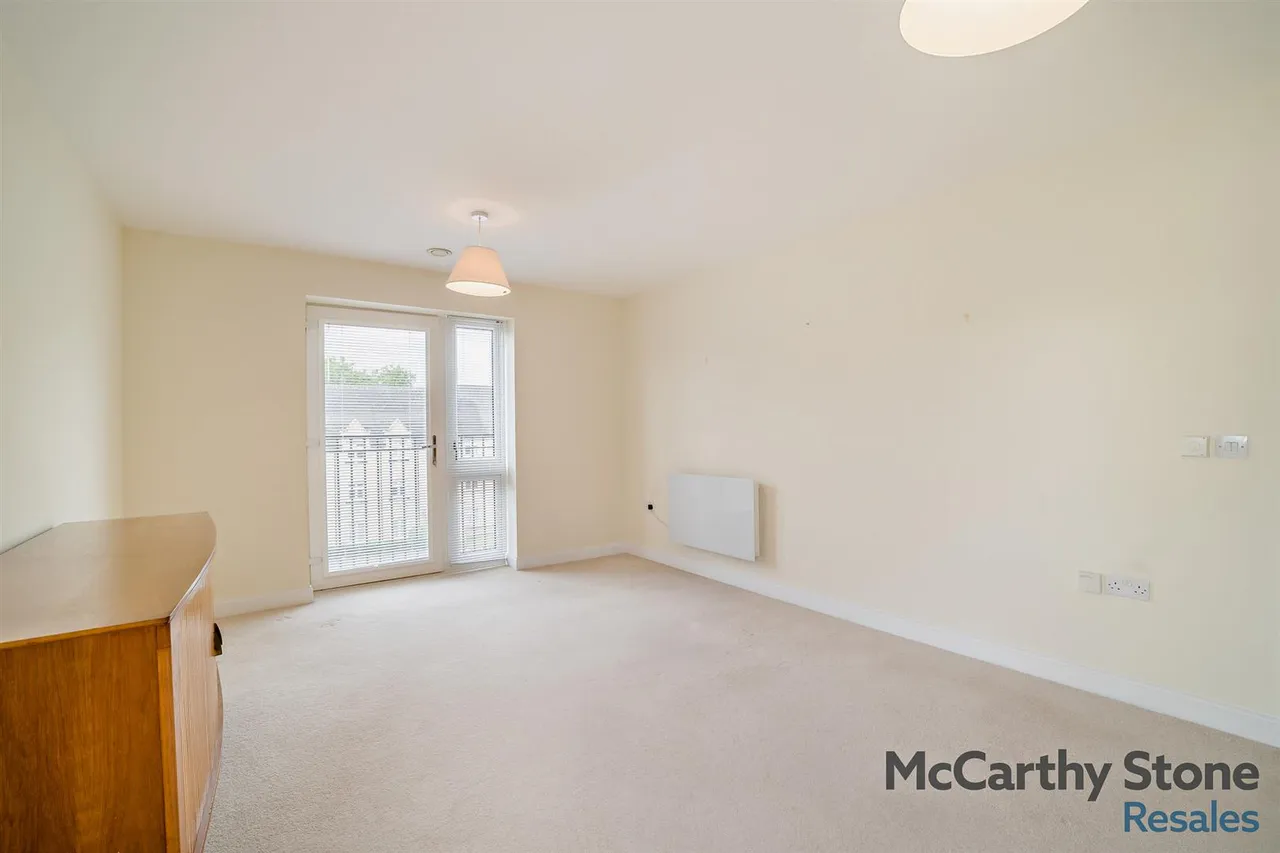 Hart Close, Wilton, SP2, photo 12