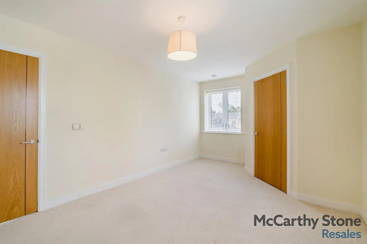 Hart Close, Wilton, SP2, photo 14