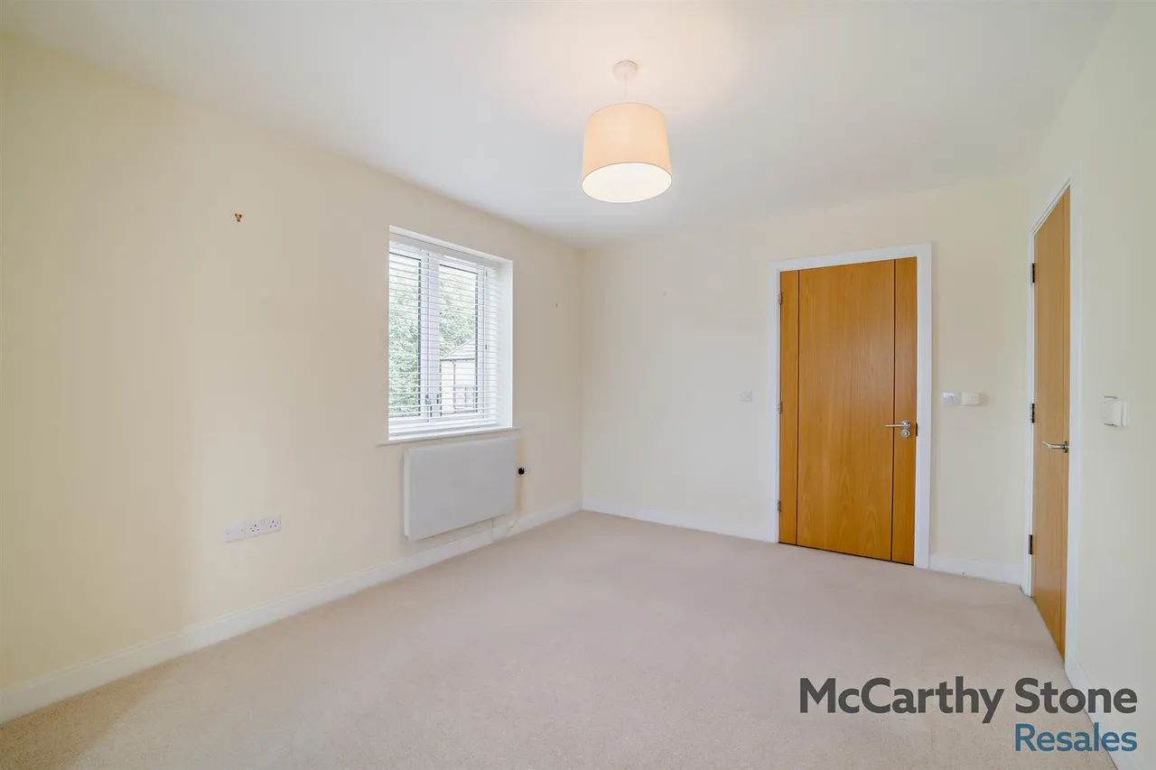 Hart Close, Wilton, SP2, photo 10