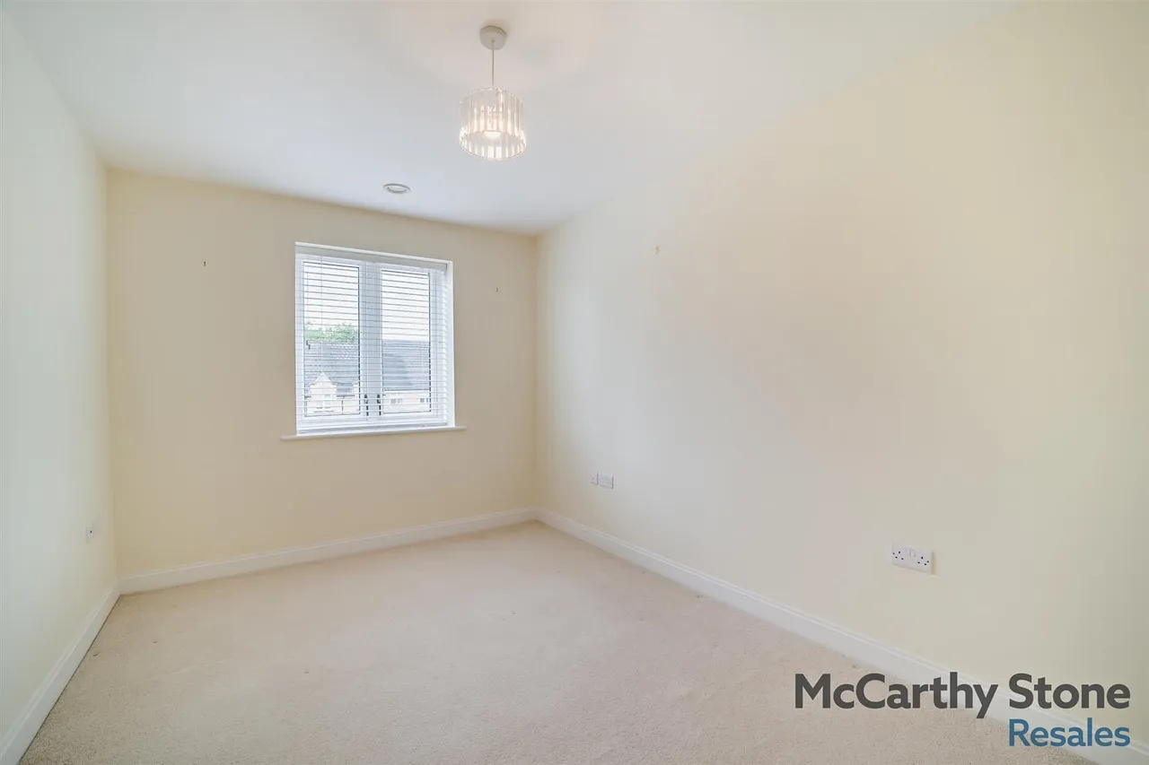 Hart Close, Wilton, SP2, photo 8