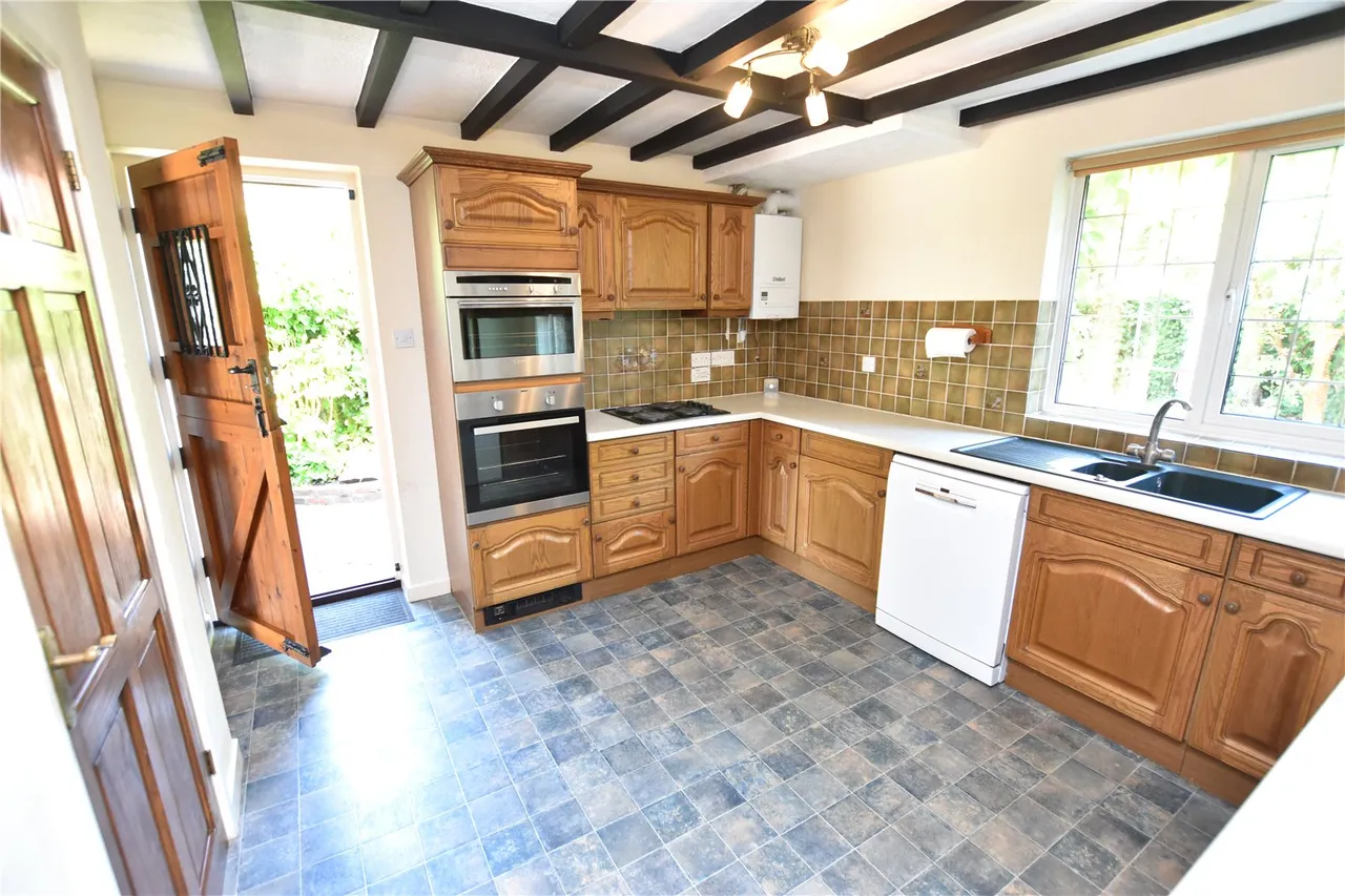 Grasmere Road, Farnborough, Hampshire, GU14 0LE, photo 3