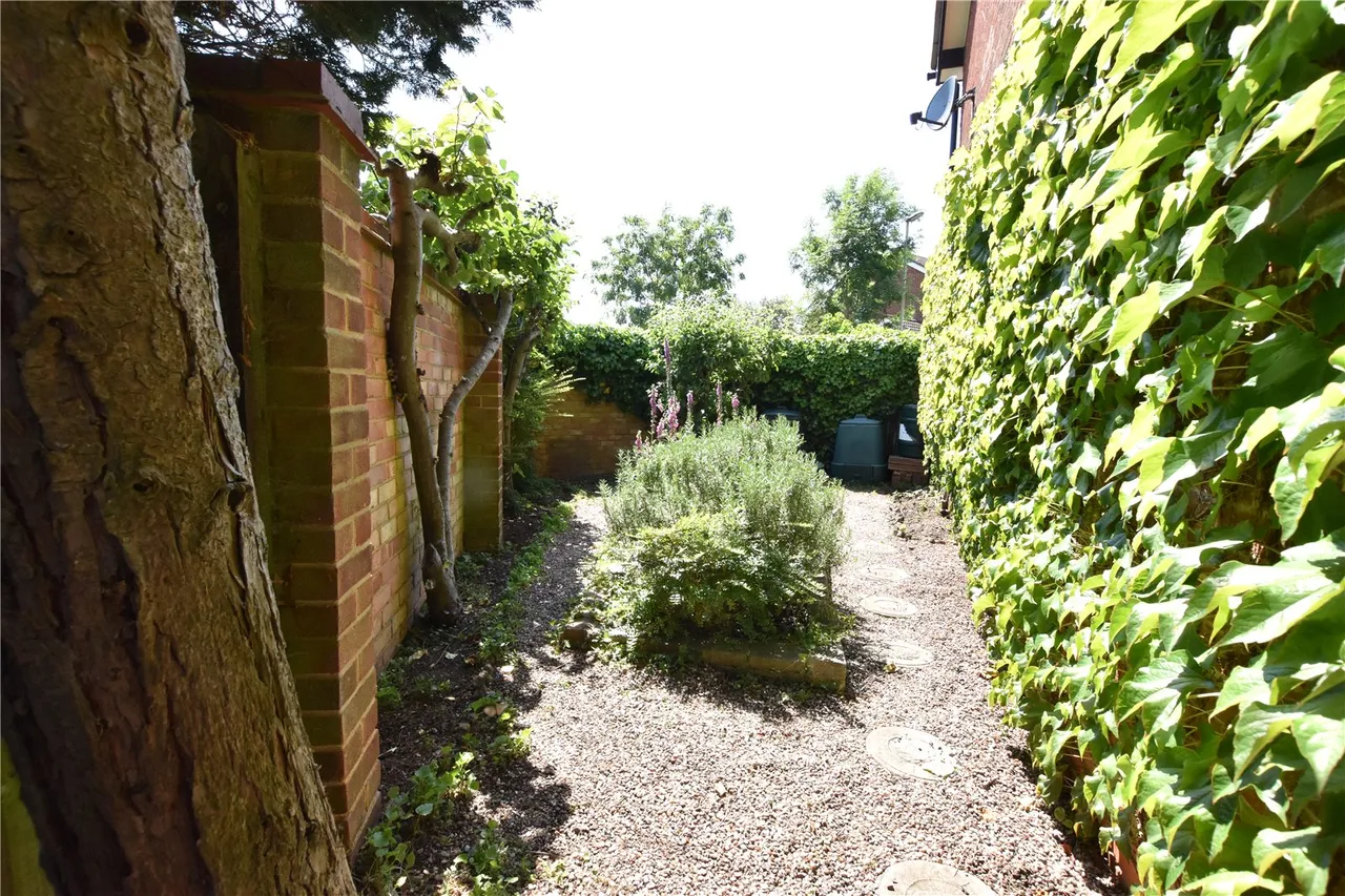 Grasmere Road, Farnborough, Hampshire, GU14 0LE, photo 10