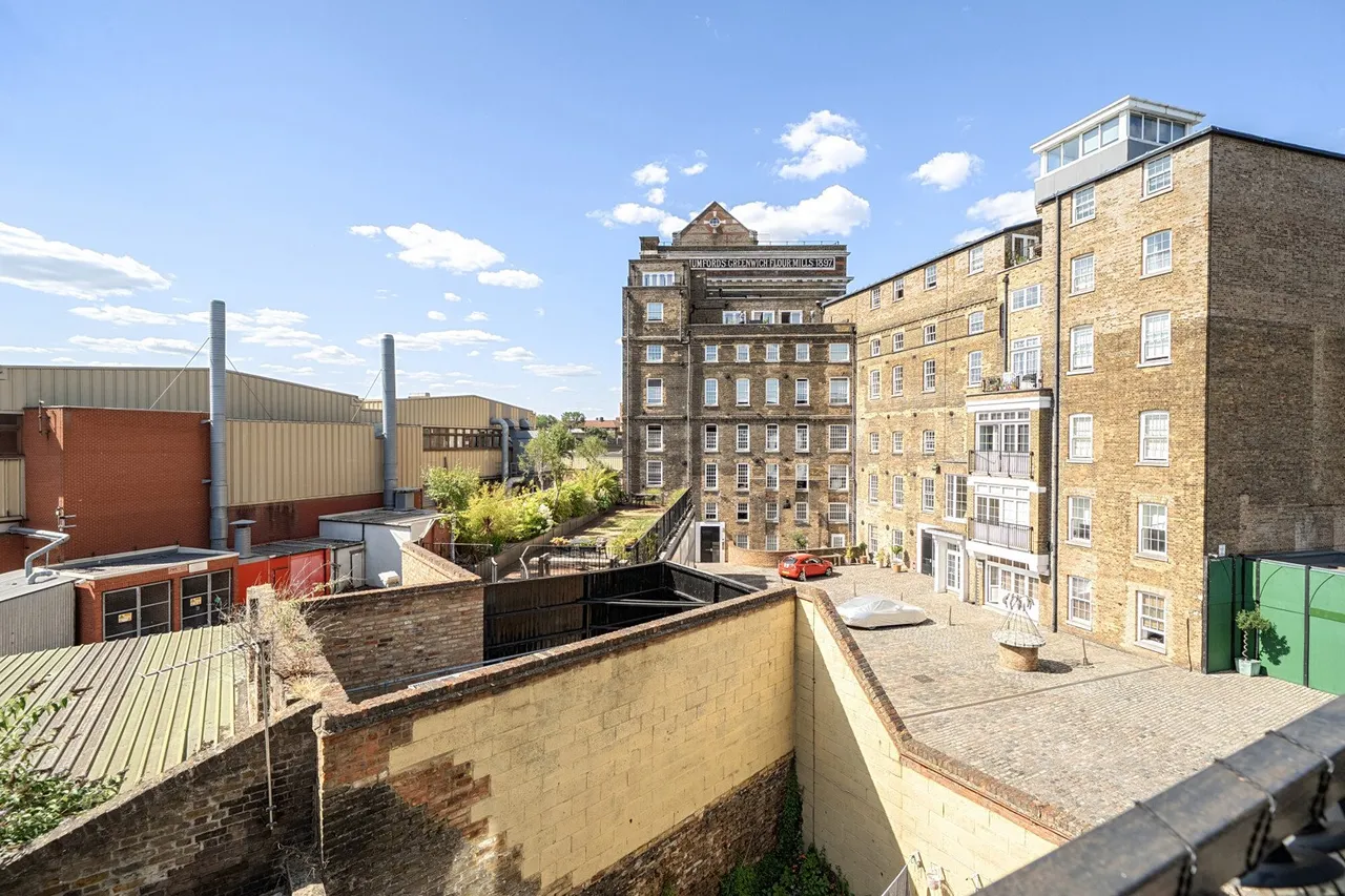 Greenwich High Road, SE10, photo 11
