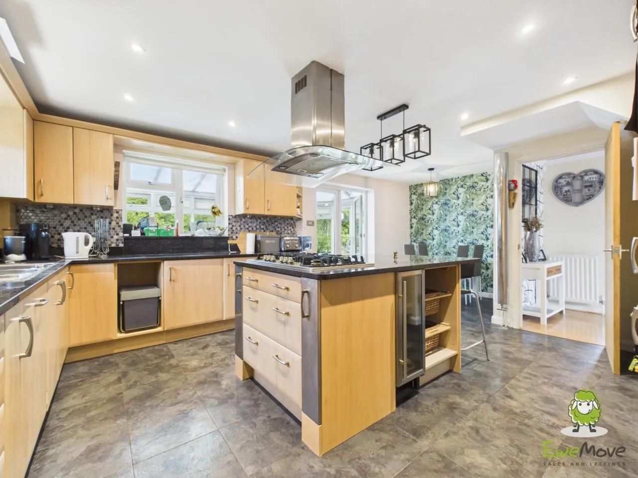 Bracken Bank, Lychpit, RG24, photo 6