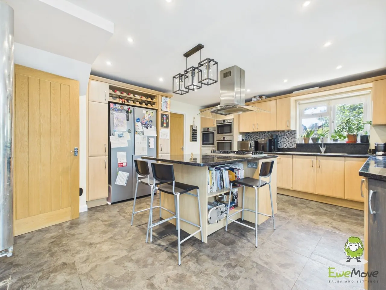 Bracken Bank, Lychpit, RG24, photo 8