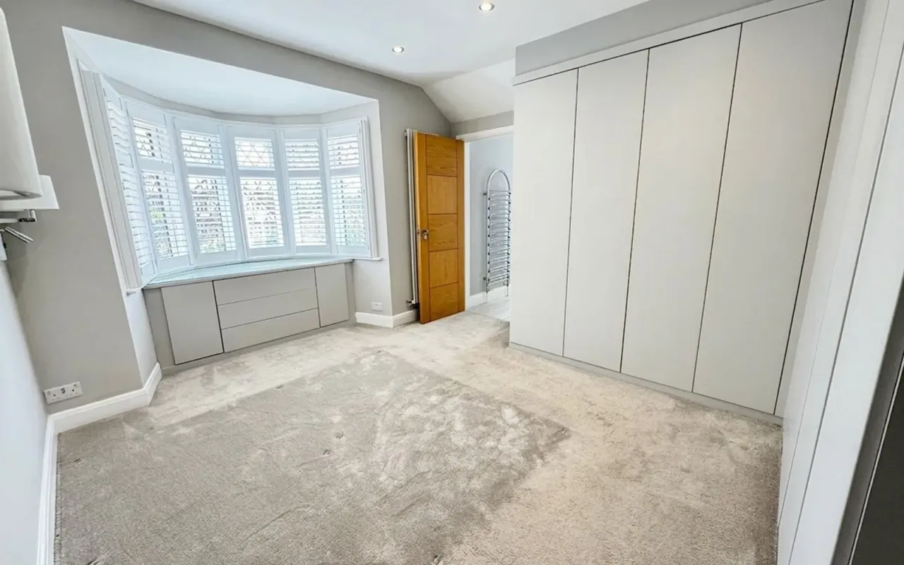 Clandon Close, Epsom, KT17, photo 10