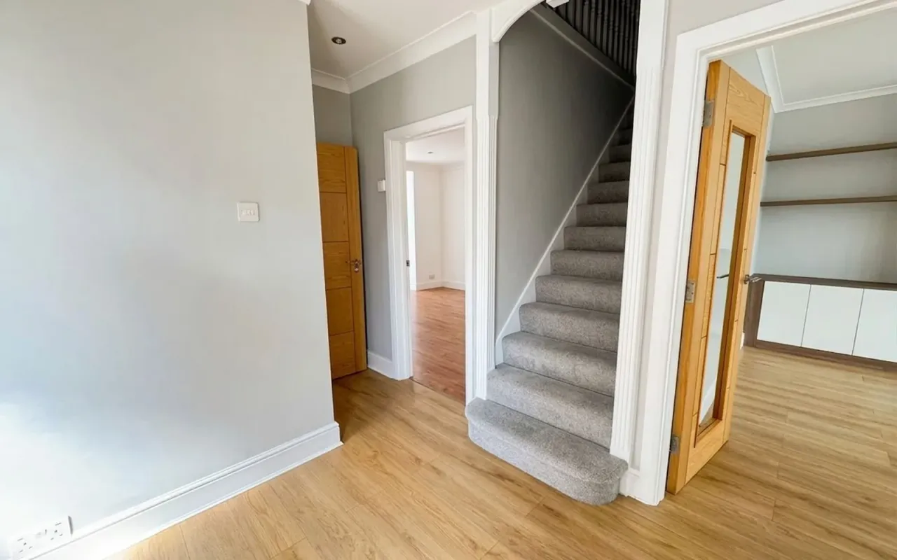 Clandon Close, Epsom, KT17, photo 7