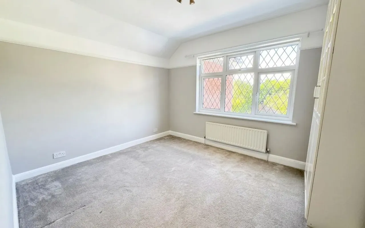 Clandon Close, Epsom, KT17, photo 13