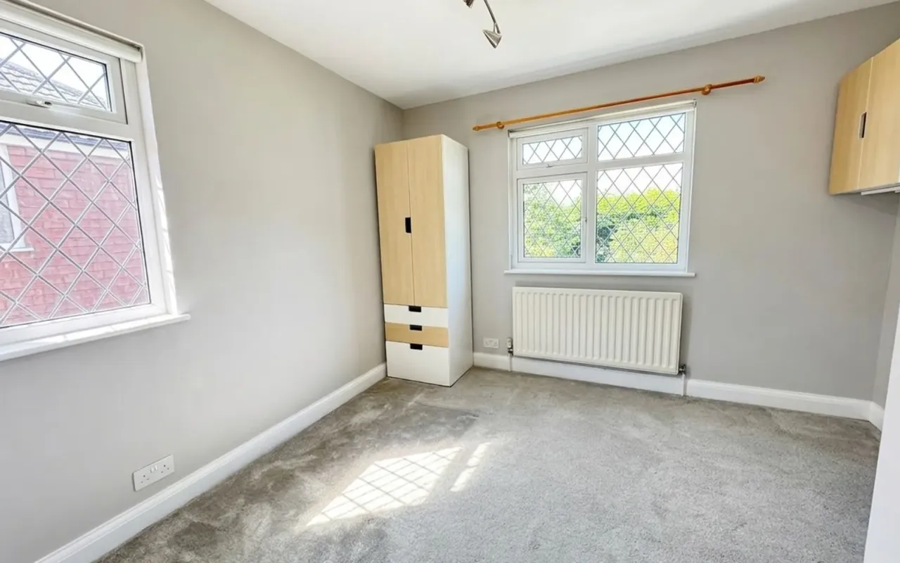 Clandon Close, Epsom, KT17, photo 12