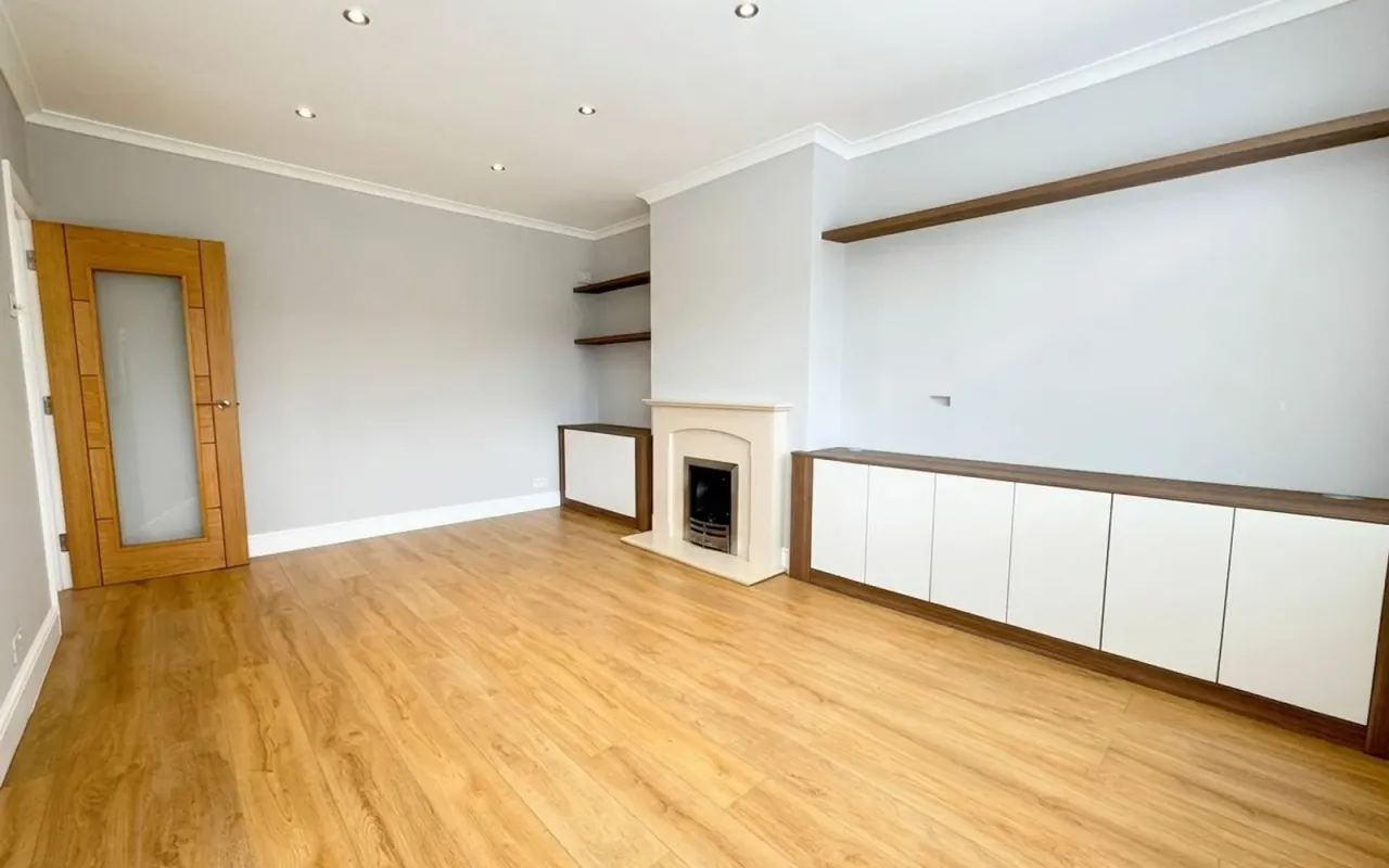 Clandon Close, Epsom, KT17, photo 6