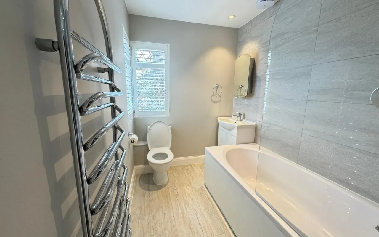 Clandon Close, Epsom, KT17, photo 14