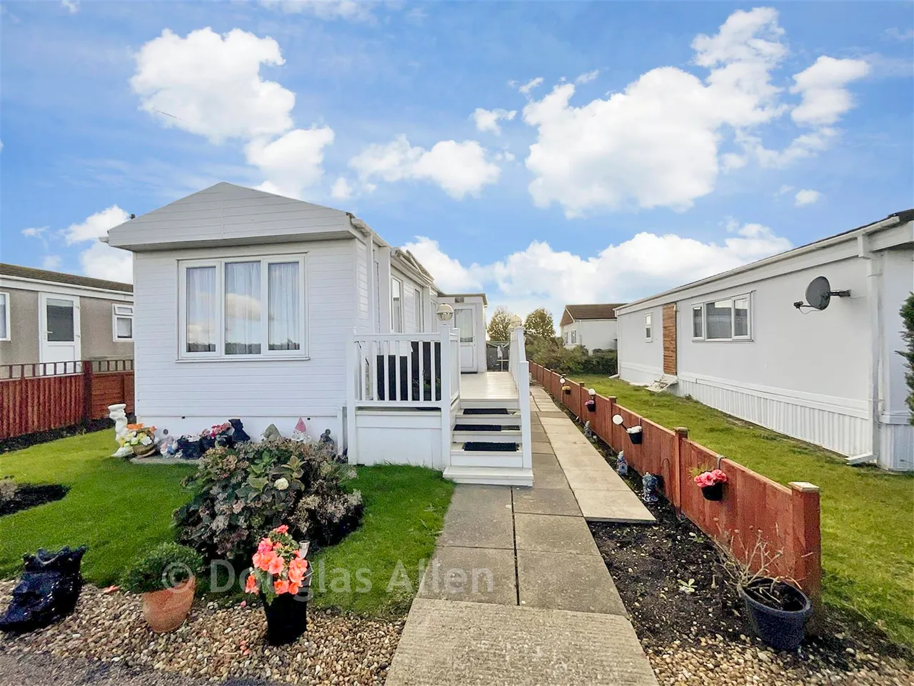 2 bed park home for sale, Lower Dunton Road, Brentwood, CM13