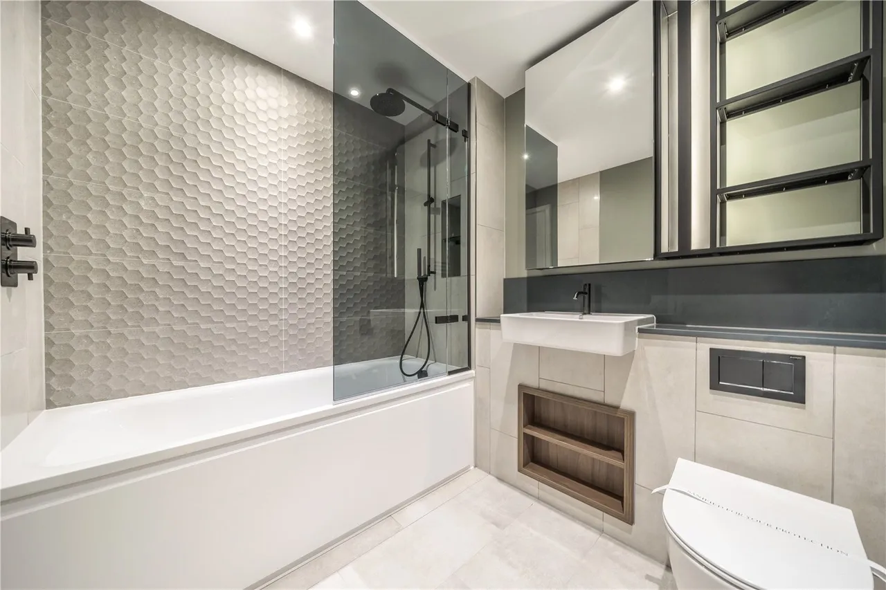 Astell Road, London, SE3, photo 9