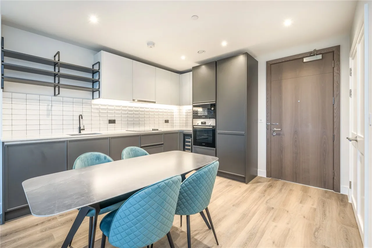 Astell Road, London, SE3, photo 3