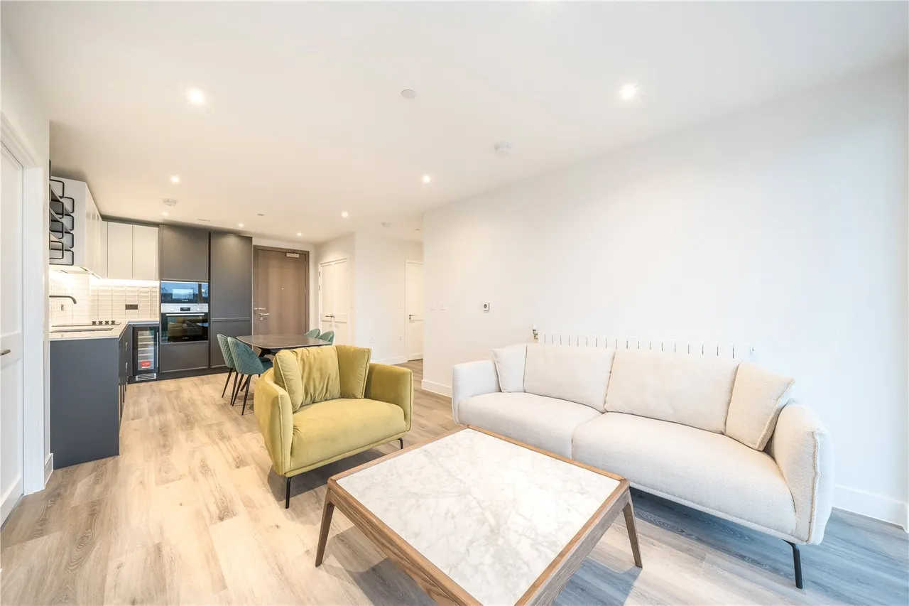 Astell Road, London, SE3, photo 4