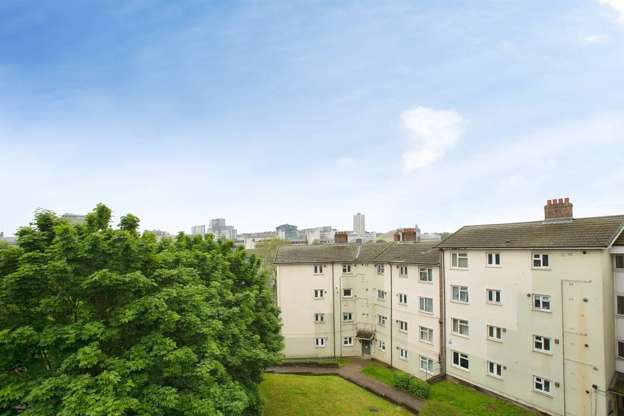 2 bed flat for sale — Cecil Street, Plymouth