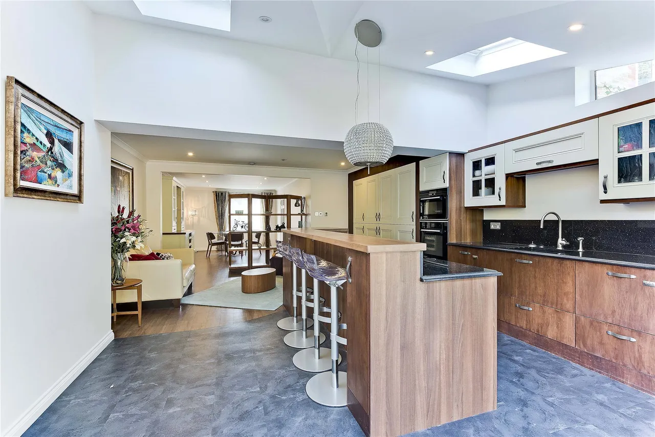 Holly Green, Rosslyn Park, KT13, photo 4