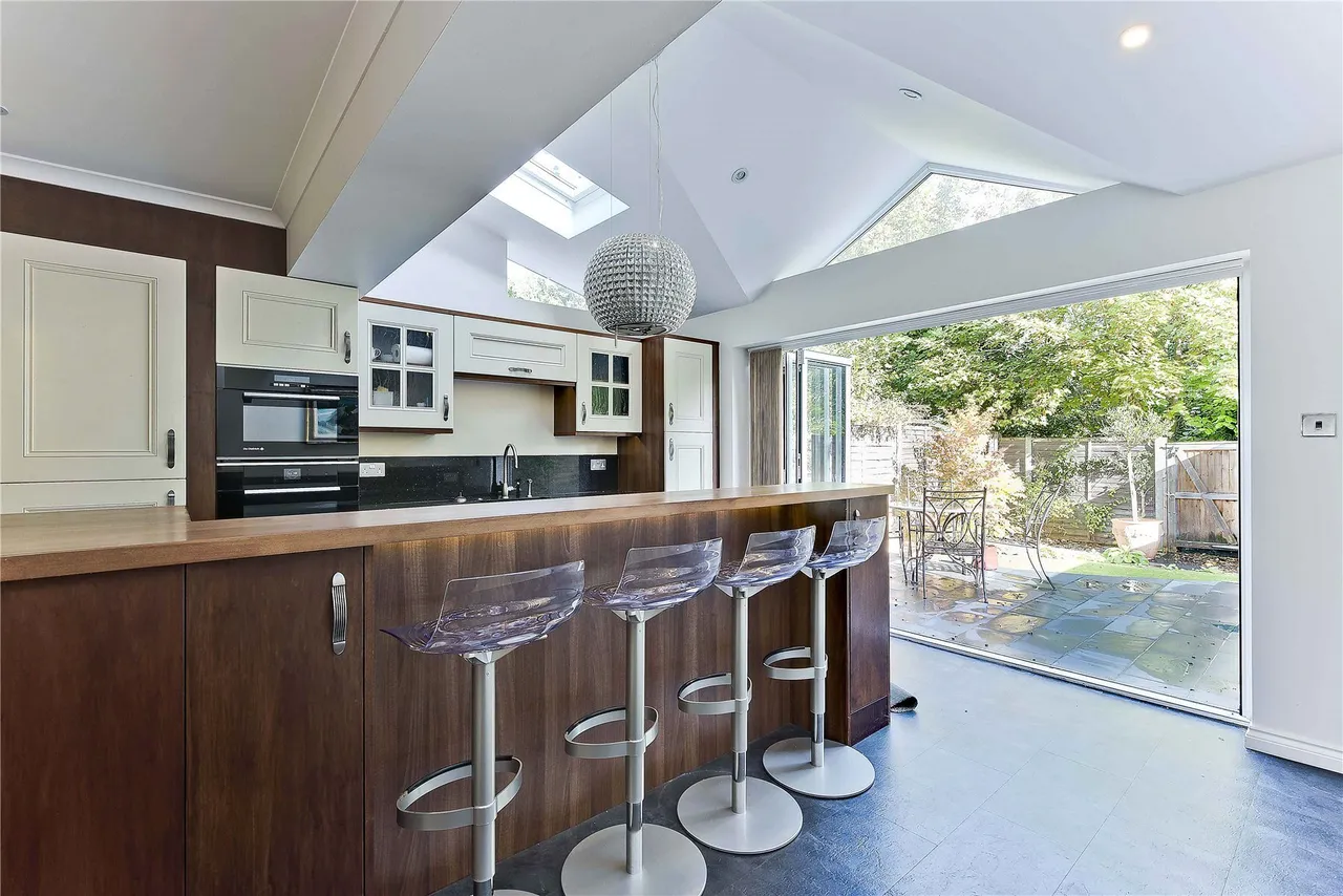 Holly Green, Rosslyn Park, KT13, photo 2