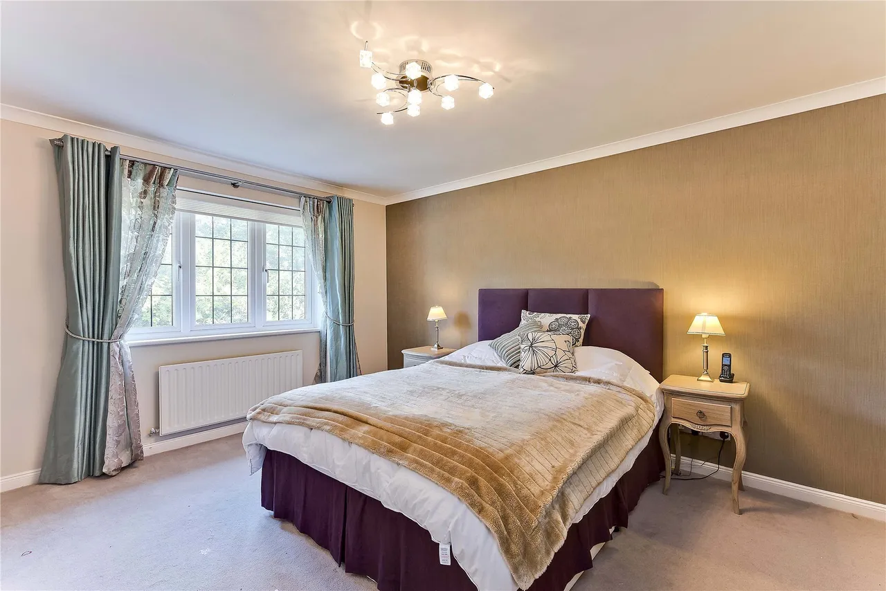 Holly Green, Rosslyn Park, KT13, photo 6