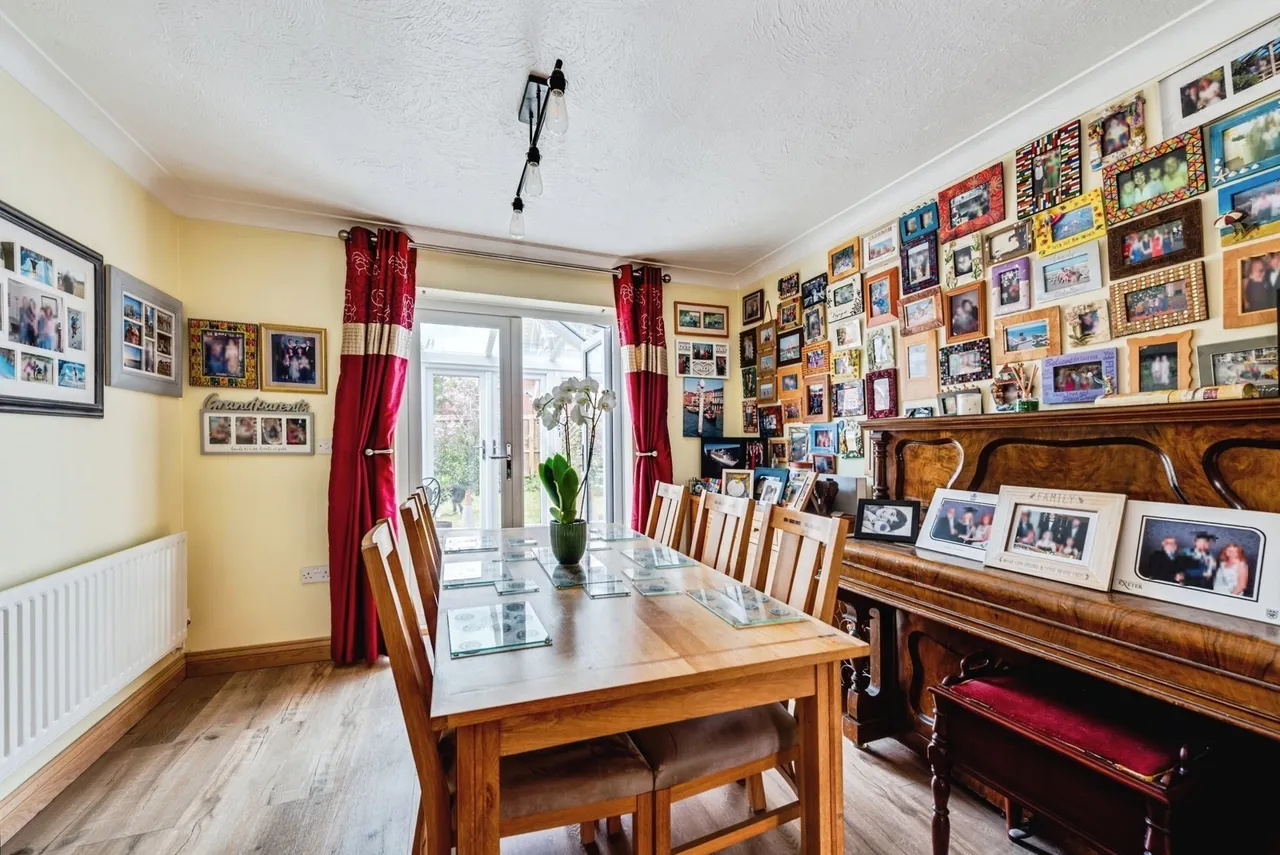 Warrener Close, Swindon, Wiltshire, SN25, photo 8