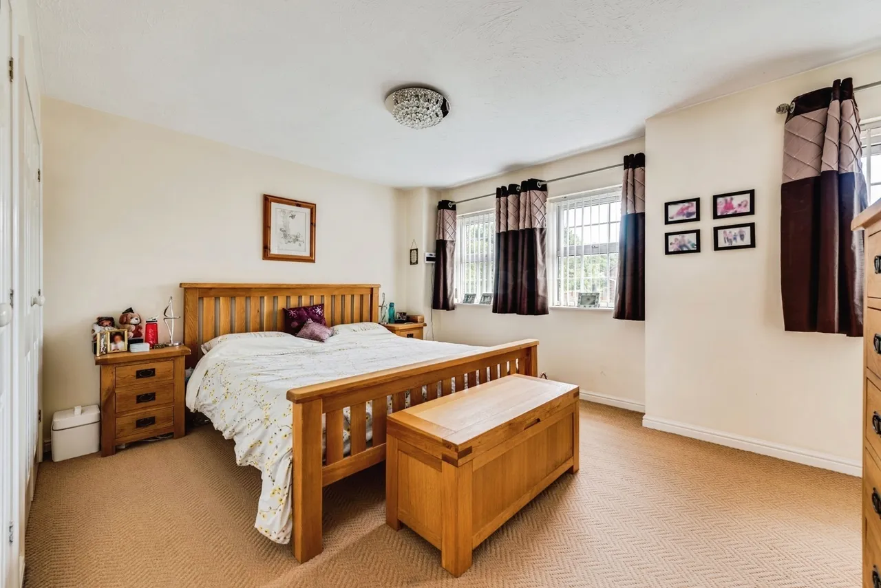 Warrener Close, Swindon, Wiltshire, SN25, photo 11