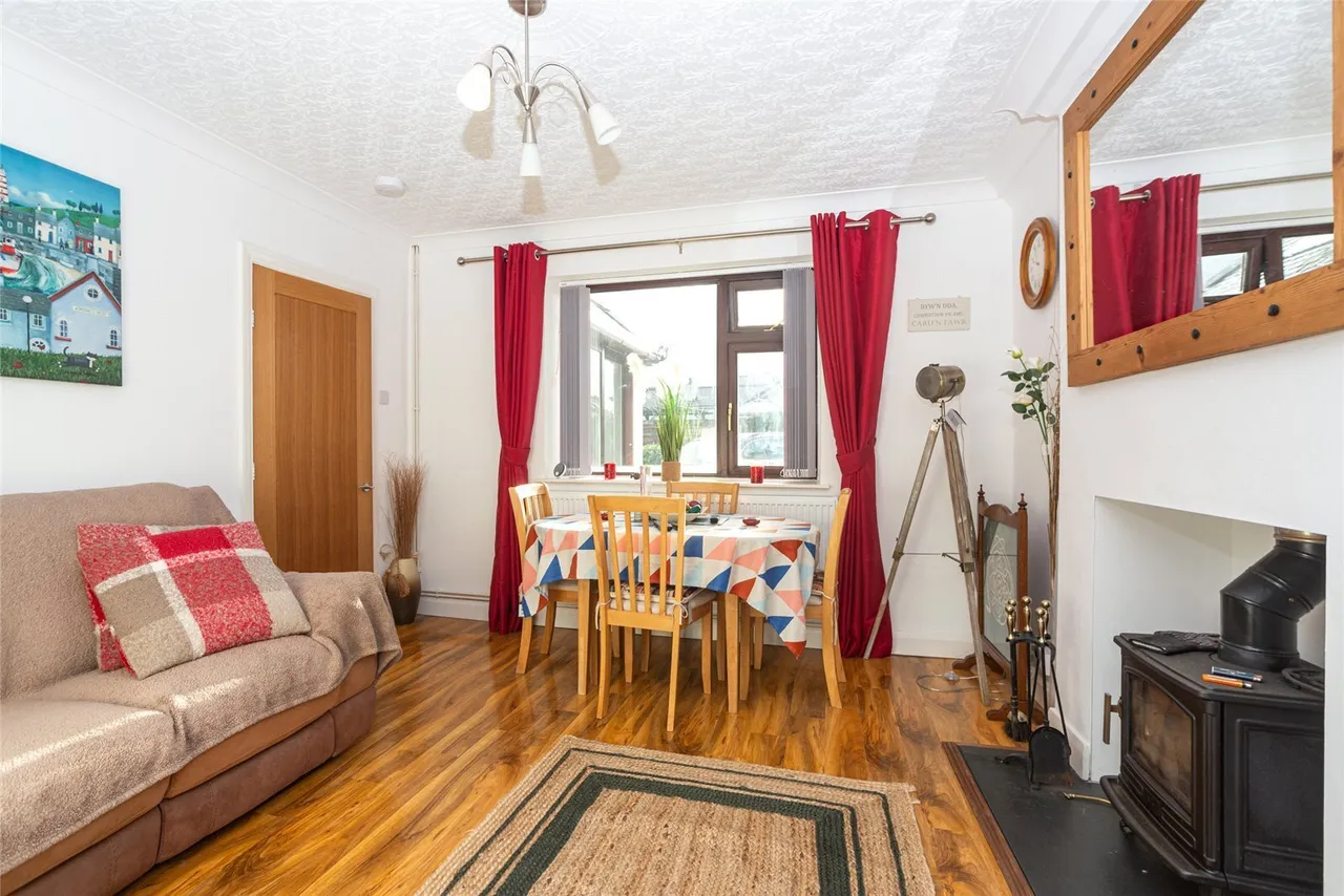 Cae Garw Road, Rhosbodrual, photo 2