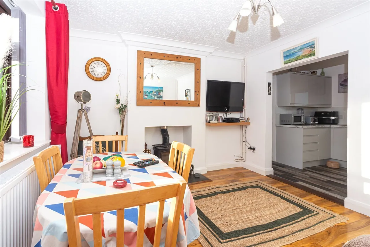 Cae Garw Road, Rhosbodrual, photo 13