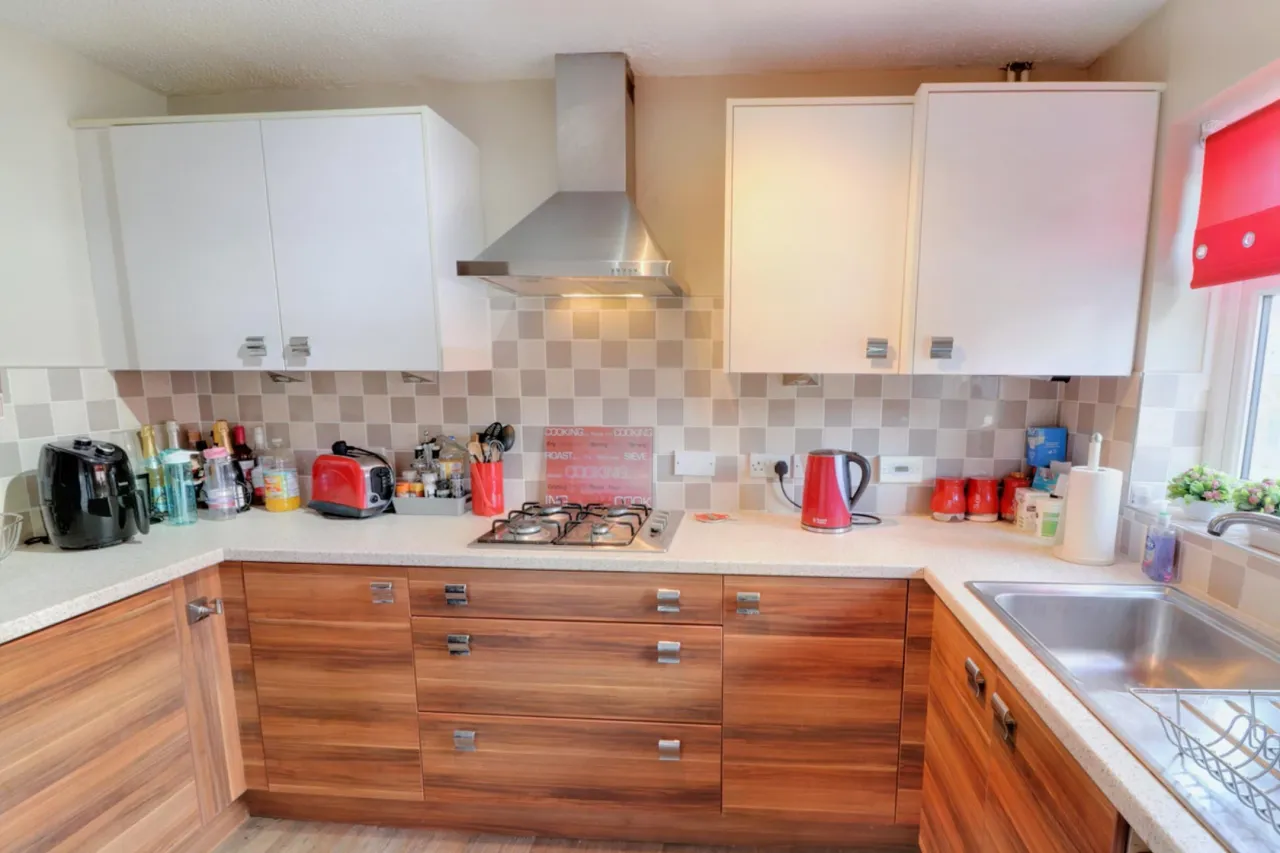 Mill Crescent, Cannock, photo 5