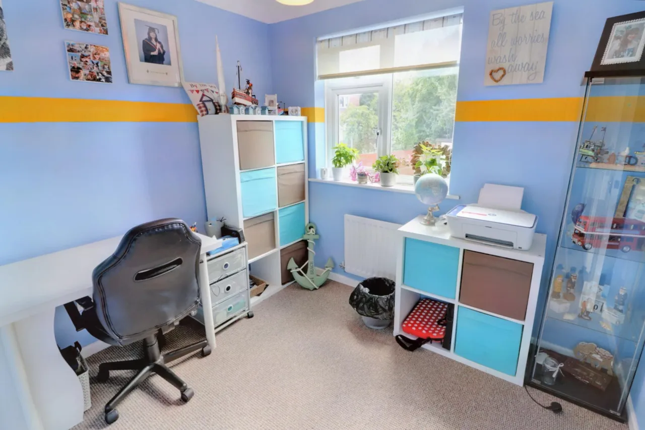 Mill Crescent, Cannock, photo 8