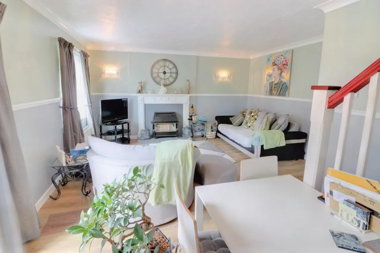 Mill Crescent, Cannock, photo 4