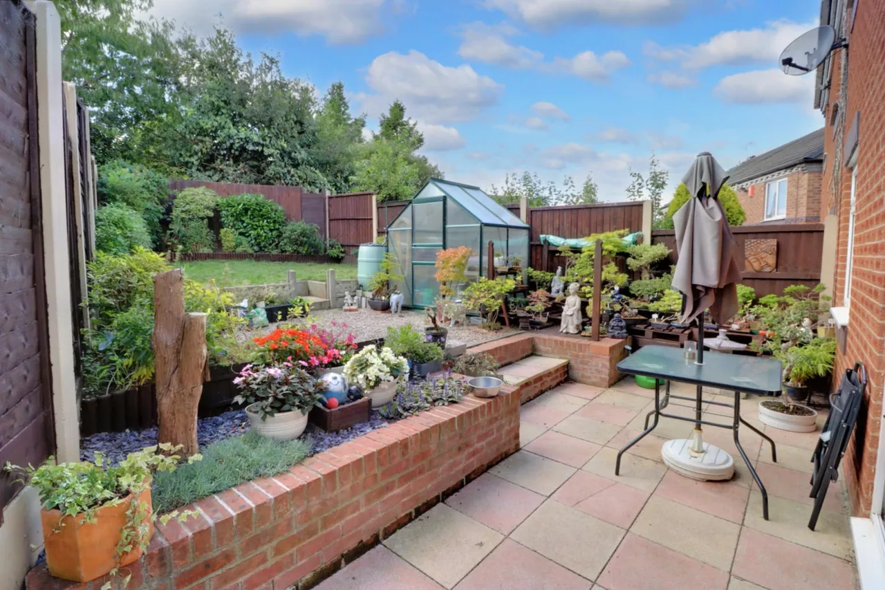 Mill Crescent, Cannock, photo 11