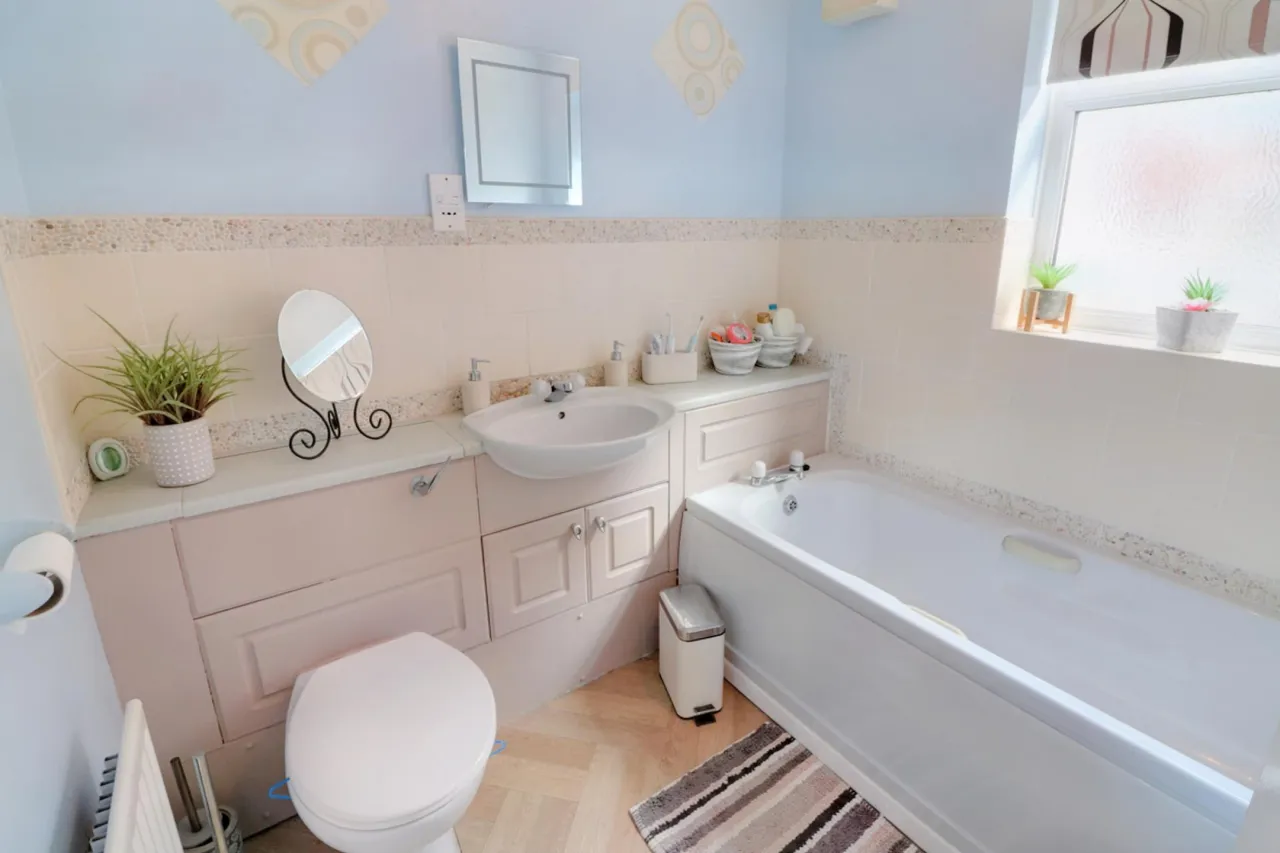 Mill Crescent, Cannock, photo 9
