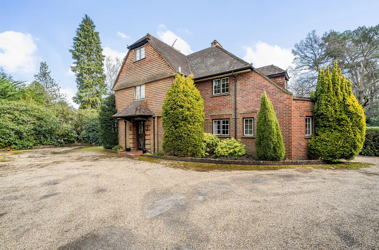 Walkers Ridge, Camberley, Surrey, GU15 2DF, photo 2