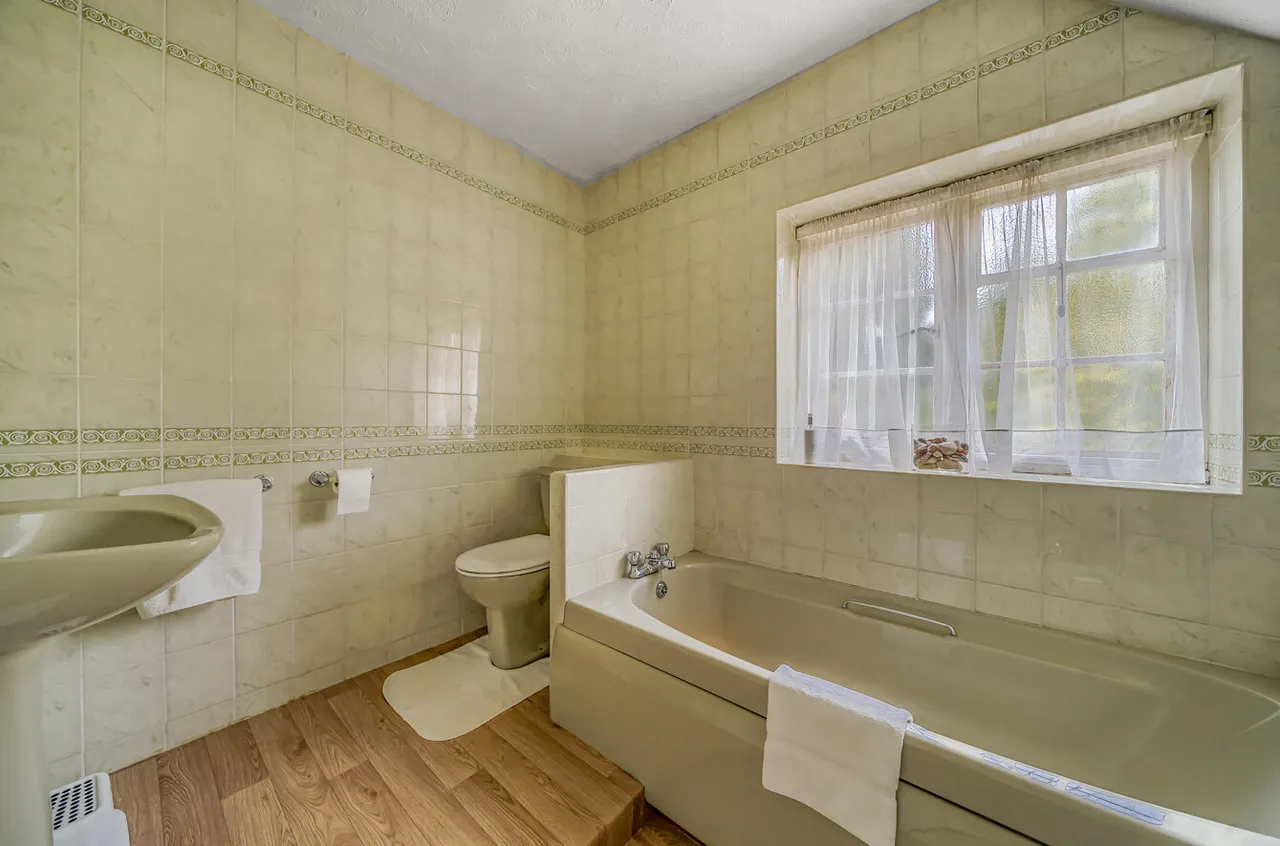 Walkers Ridge, Camberley, Surrey, GU15 2DF, photo 10