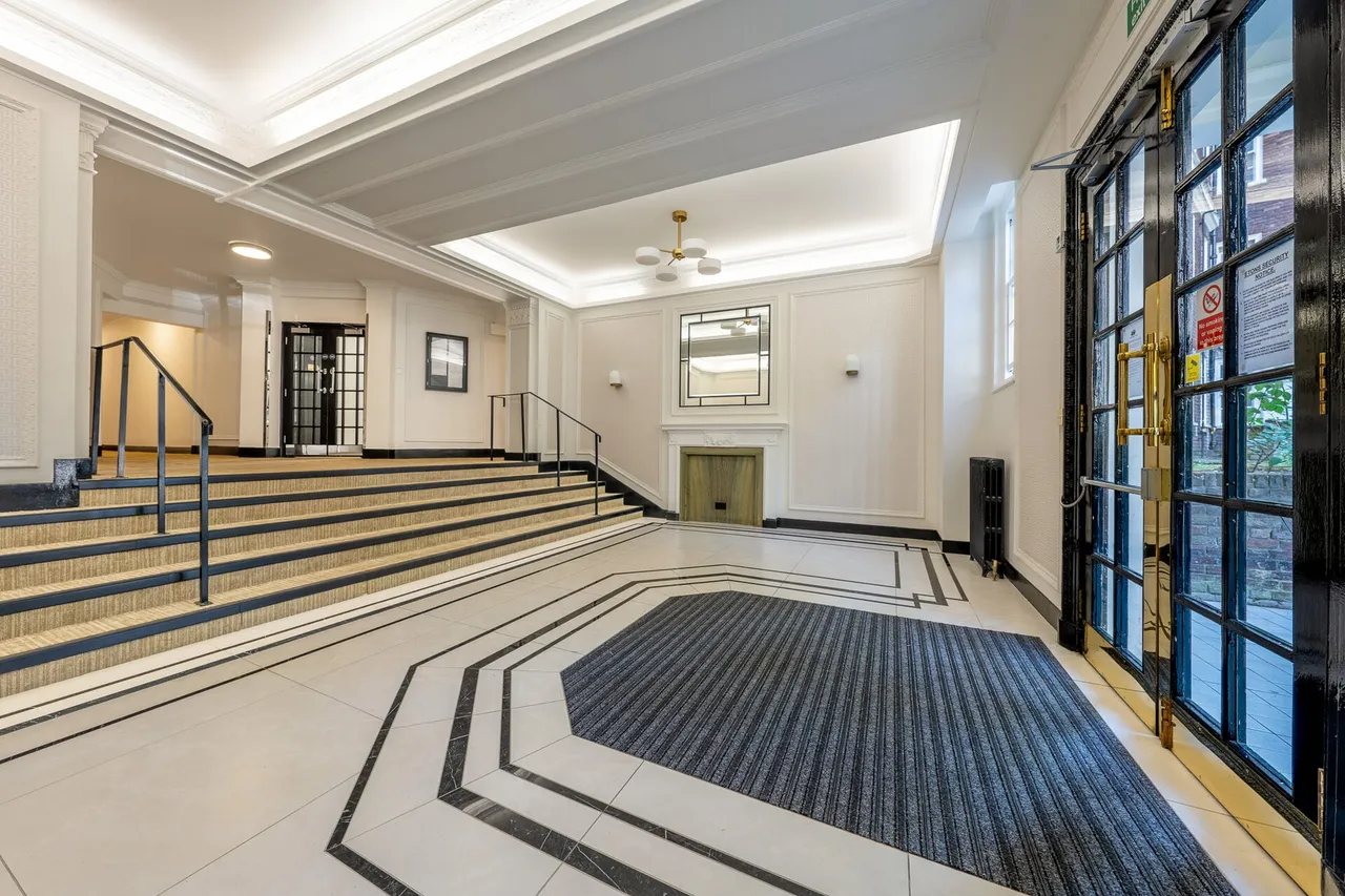 Eton College Road, London, NW3, photo 9