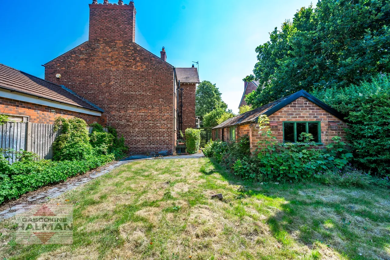 Priory Road, Sale, photo 29