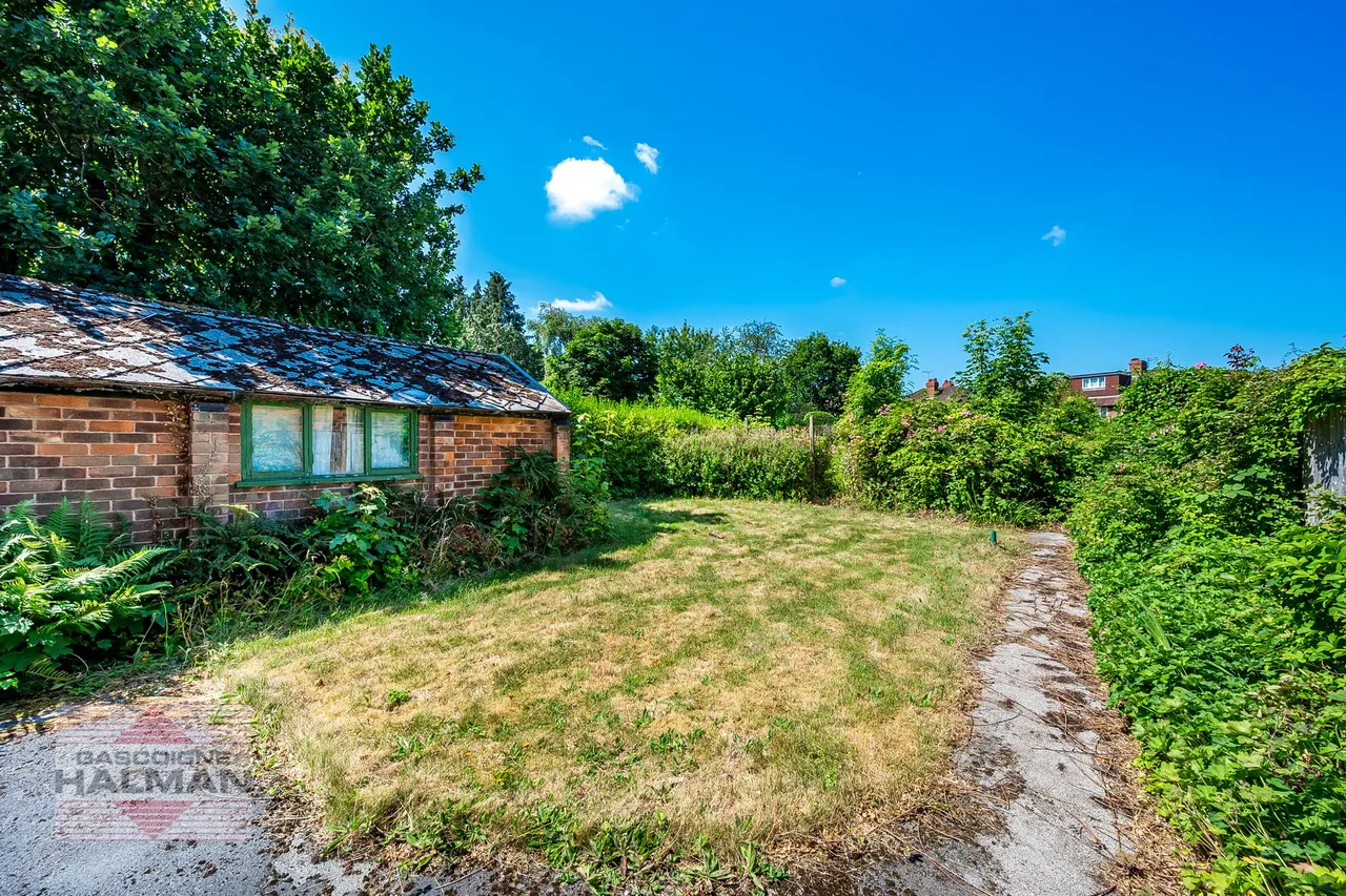 Priory Road, Sale, photo 27