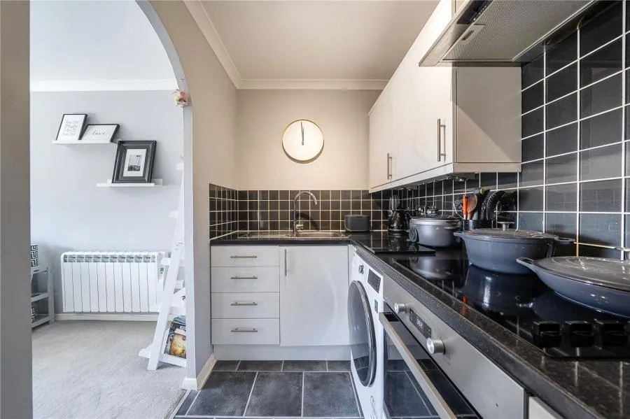 Seymour Way, Sunbury-On-Thames, TW16, photo 8