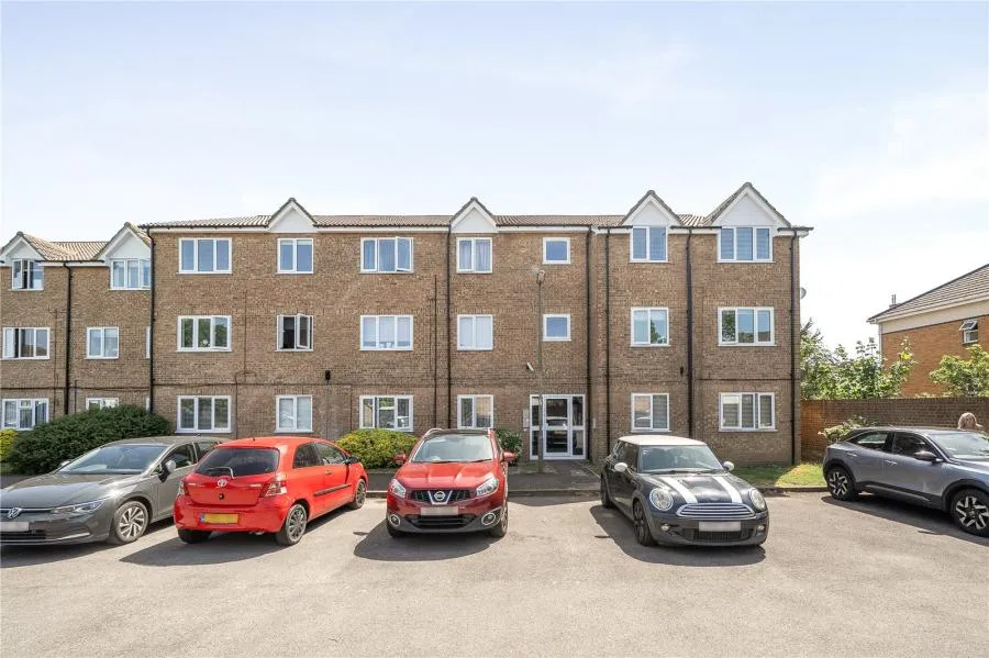 Seymour Way, Sunbury-On-Thames, TW16, photo 15