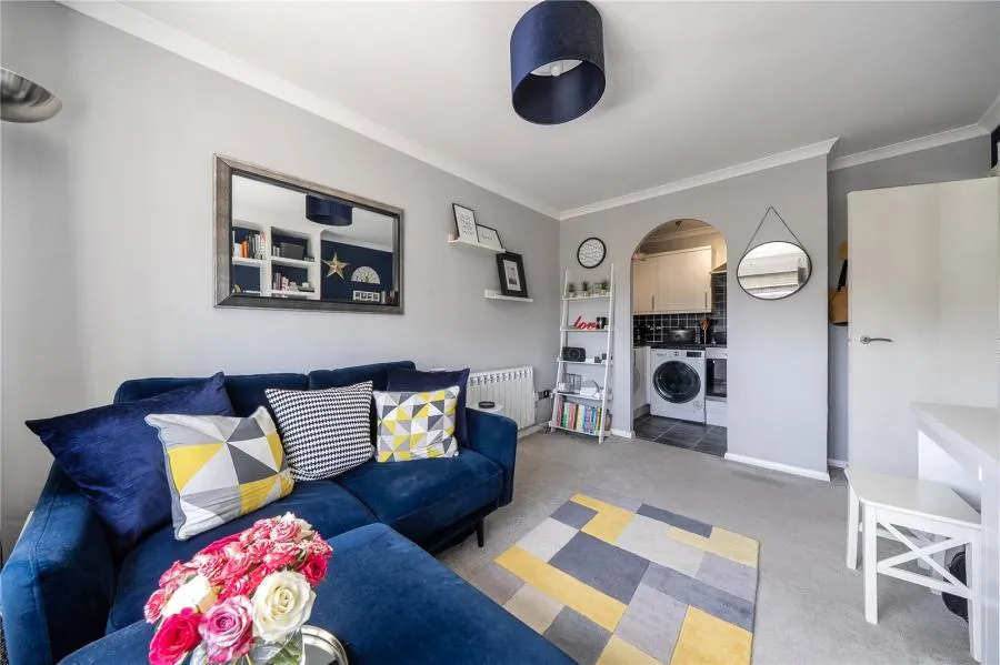Seymour Way, Sunbury-On-Thames, TW16, photo 4