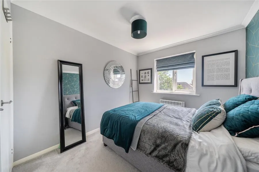 Seymour Way, Sunbury-On-Thames, TW16, photo 11