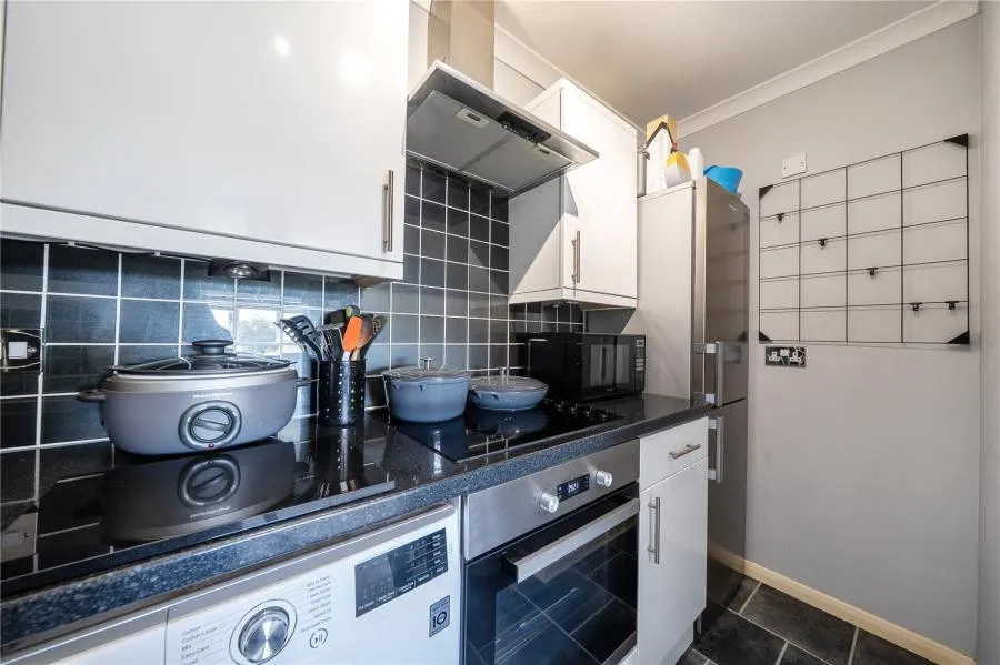 Seymour Way, Sunbury-On-Thames, TW16, photo 7