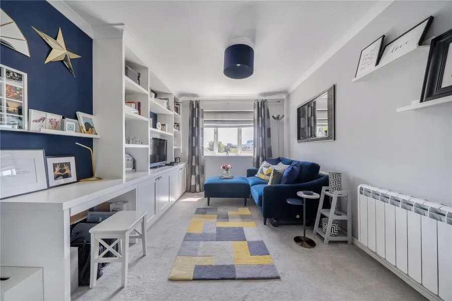 Seymour Way, Sunbury-On-Thames, TW16, photo 5
