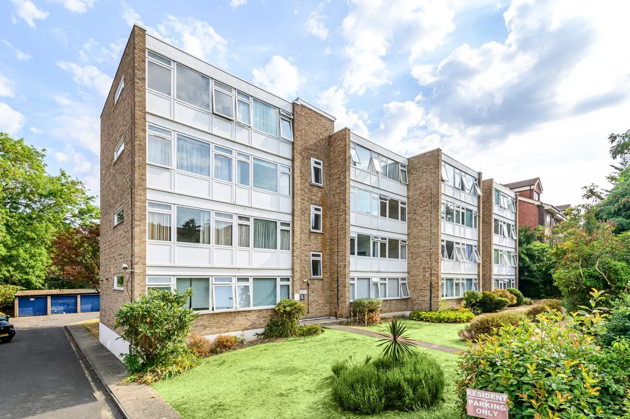 1 bed flat to rent — Albemarle Road, Beckenham, BR3