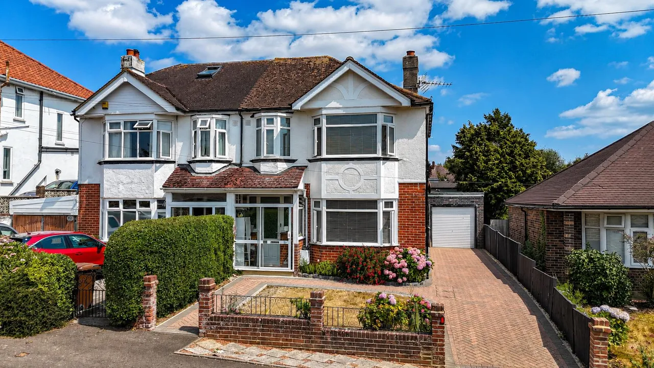 3 bed house for sale, Park View, Hastings