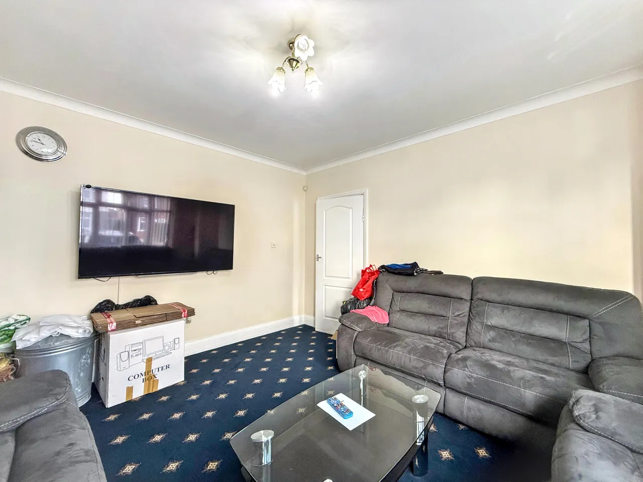 Hogarth Gardens, Hounslow, TW5, photo 5