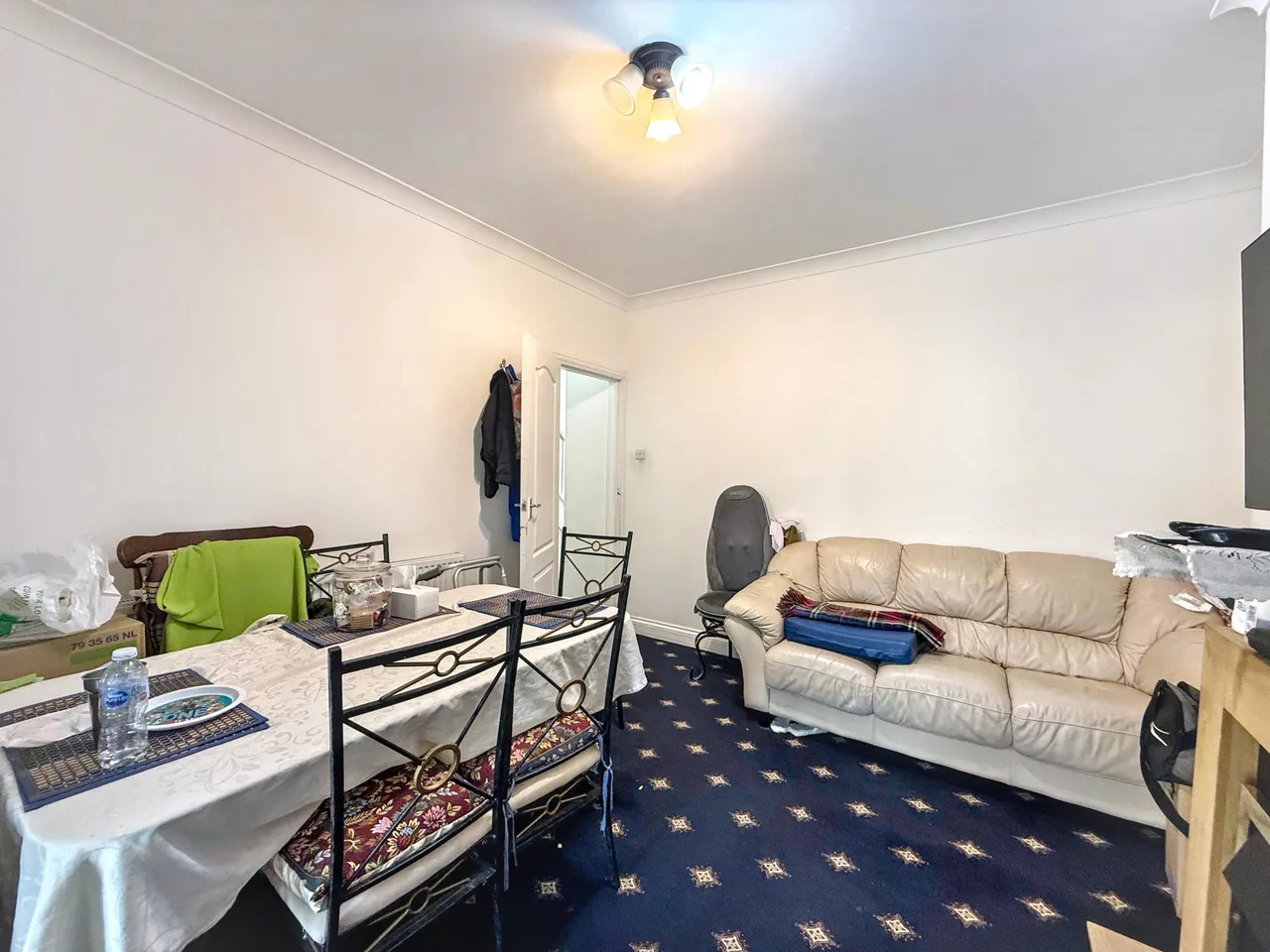 Hogarth Gardens, Hounslow, TW5, photo 6