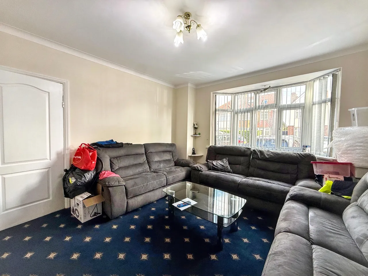 Hogarth Gardens, Hounslow, TW5, photo 4