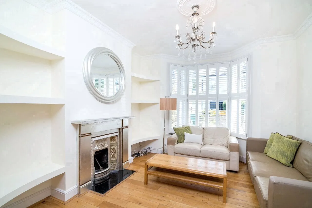 2 bed flat to rent, Bridgman Road, Chiswick, W4